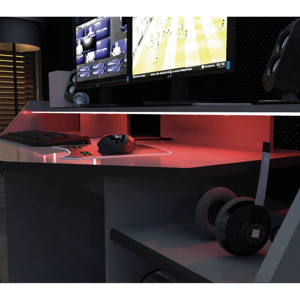 desk close 1024x1024 desk close 1024x1024