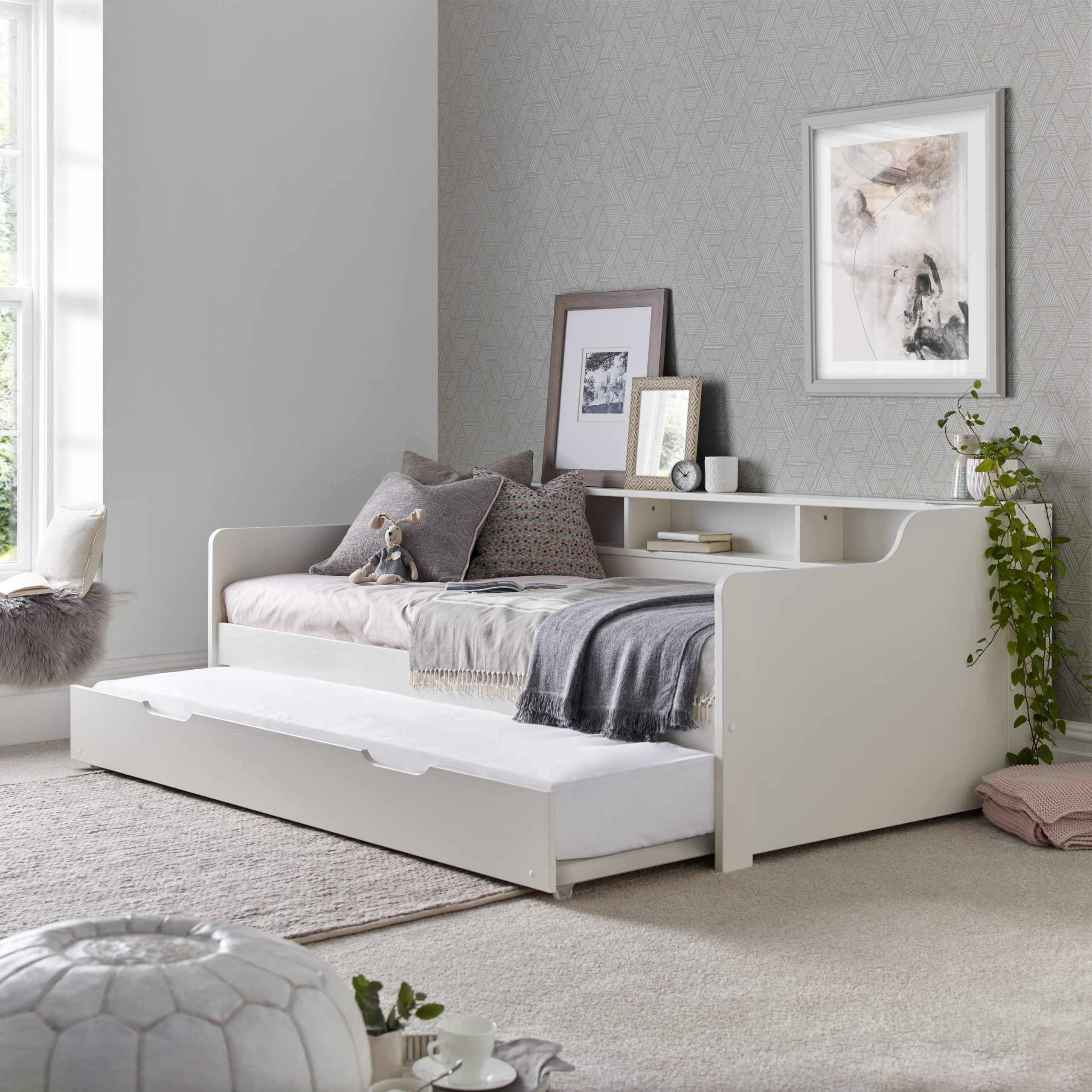 White day bed trundel part open original White day bed trundel part open original