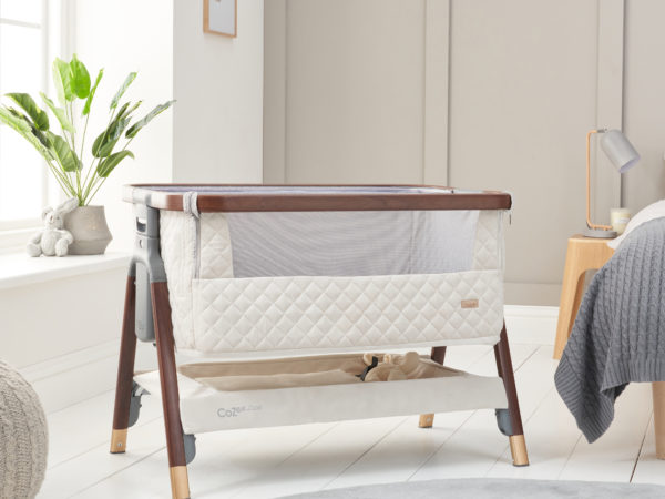 CoZee Luxe Bedside Crib Walnut Cream Hero