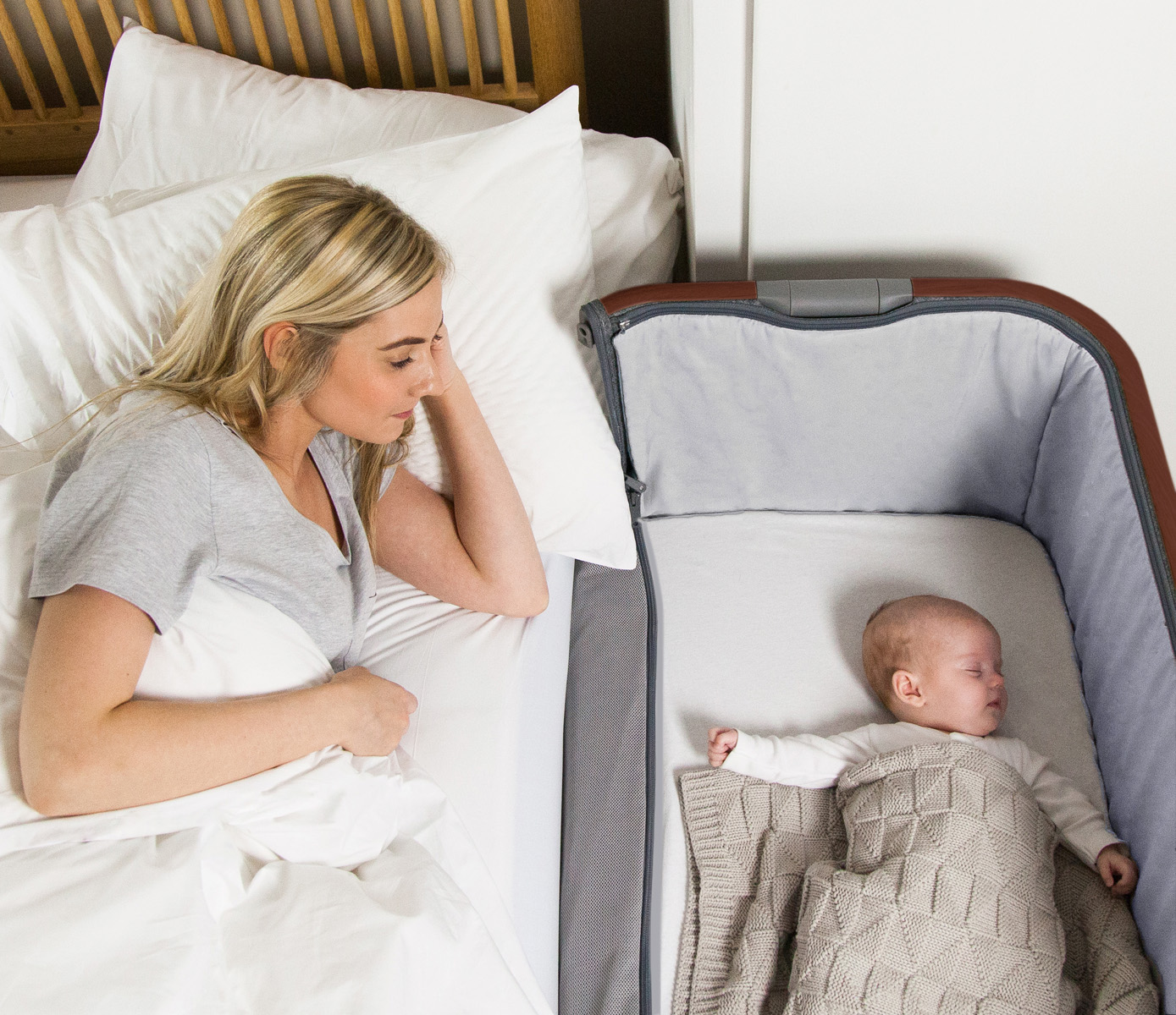 CoZee Luxe Bedside Crib Walnut Slate Hero 3 CoZee Luxe Bedside Crib Walnut Slate Hero 3