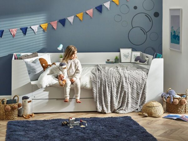 cyc001 cyclone daybed all white roomset 1